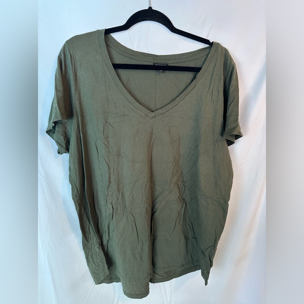 Torrid Signature Everyday V-Neck Jersey Tee Classic Fit Green Top Plus Size 3X 3